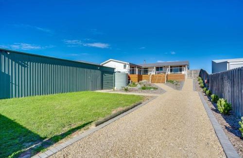 Nangkita Casa | Beladura - 35 Goolwa Channel Drive Hindmarsh Island - Linen Included