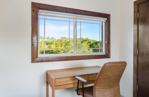 Marble Falls Cabaña | Belaire Lake Retreat, Cozy 2BR with Firepit & Kayaks