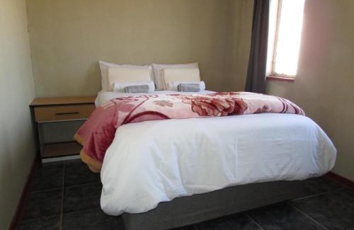 Bela-Bela Apartamento | Belavilla Resort Villa Six Warmbath