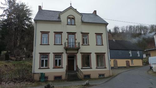 Obere Kyll Apartamento | Beletage Alte Villa Jünkerath