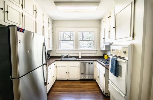 Greater Belhaven Casa | Belhaven Beauty 3BR/2BA Near Belhaven College & Med Center