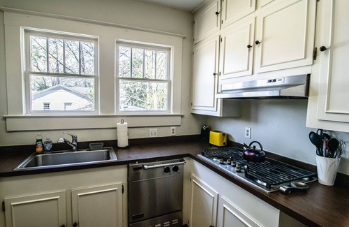 Greater Belhaven Casa | Belhaven Beauty 3BR/2BA Near Belhaven College & Med Center
