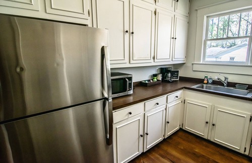 Greater Belhaven Casa | Belhaven Beauty 3BR/2BA Near Belhaven College & Med Center