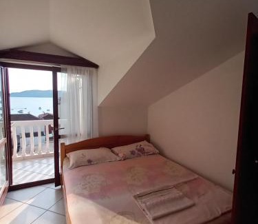 Rafajlovici Apartamento | Beli angel