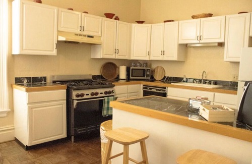 Downtown Casa | Bell Cottage at Carter House Inns