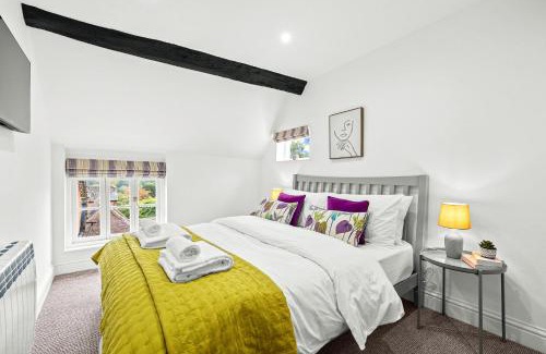Ludwel Casa | Bell Cottage by Ludlow Castle with onsite parking