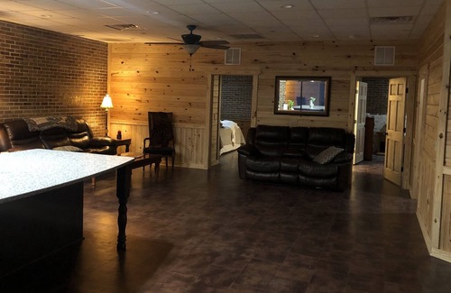 Troy Casa | BELL SOUTH EJECUTIVO SUITE DOWNTOWN TROY
