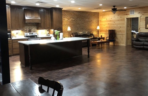 Troy Casa | BELL SOUTH EJECUTIVO SUITE DOWNTOWN TROY