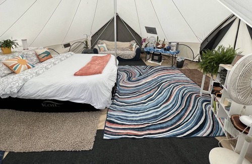 Ringgold Otro | Bell Tent Farm Stay for Animal Lovers w/heat