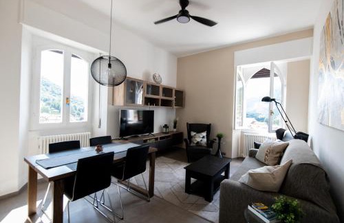 Canzo Apartamento | Bella Alda Beautiful Como Castle Penthouse