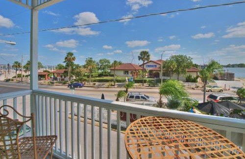 Old Town Hotel | Bella Bay Inn