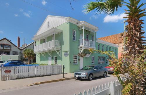 Old Town Hotel | Bella Bay Inn