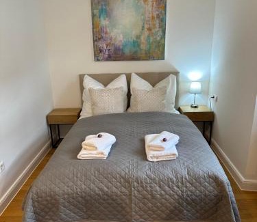 Ludwigsburg Apartamento | bella casa - Business&Family, 100m zum Konzerteingang Schloß, Parkplatz, SmartTV, Netflix, Waschmaschine, 24h Checkin, 36qm, AP 12