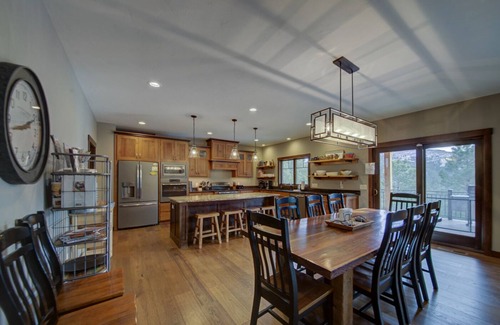 Deadwood Cabina | Bella Luna- 5 Bedroom with Hottub, Deadwood