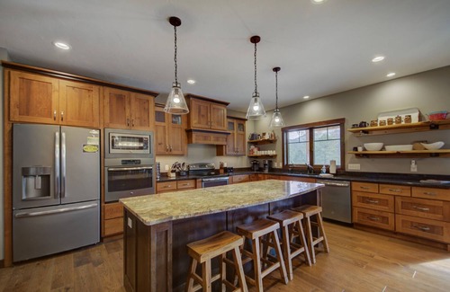 Deadwood Cabina | Bella Luna- 5 Bedroom with Hottub, Deadwood