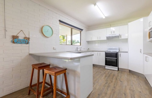 Agnes Water Casa | Bella Rose - 3 BR w/ Boat Parking - Walk to Beach