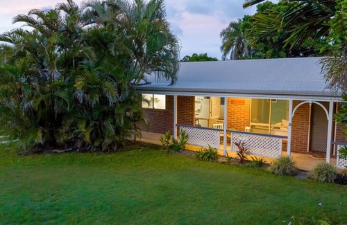 Agnes Water Casa | Bella Rose - 3 BR w/ Boat Parking - Walk to Beach