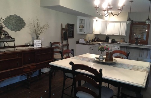 Janesville Casa | Suite de Bella en Star's Hollow Inn y Hobby Farm