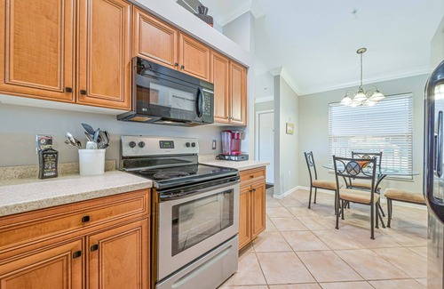 Biggar Condominio | Bella Terra - Top floor condo with Lake Views!