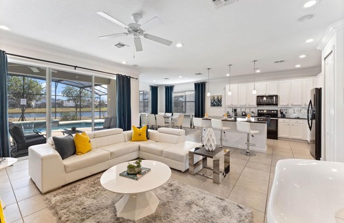 Kissimmee Complejo | BELLA VIDA 577MB- 5BEDROOMS - 10 GUESTS - LAKEVIEW - AMAZING LOCATION-CLOSE TO DISNEY PARKS AND MORE