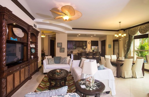 Herradura Villa | Bella Vista 3F- 3 bdr 3 1 2 Bath Family