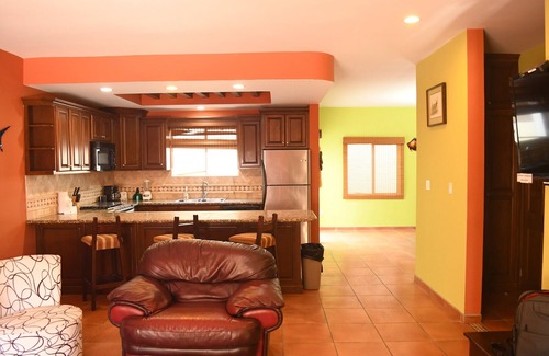 Ferrocarrilera Casa | Bella Vista 6 (3 habitaciones 2. 5 baños por alquileres FMI)