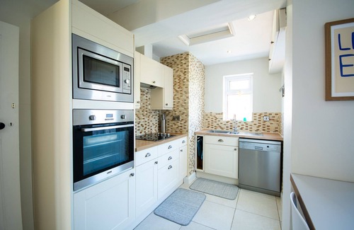 Criccieth Cabaña | Bella Vista - sleeps 8 guests in 4 bedrooms