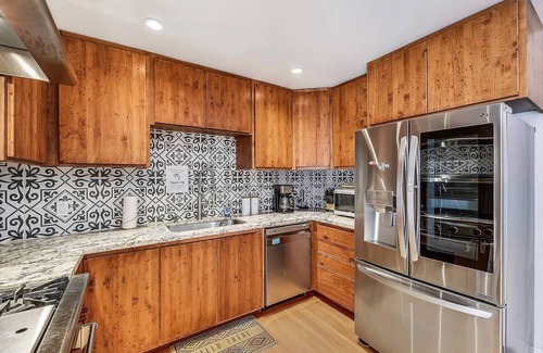 Monte Rio Casa | Bella Vita ~ High-End Bungalow with Private Yard