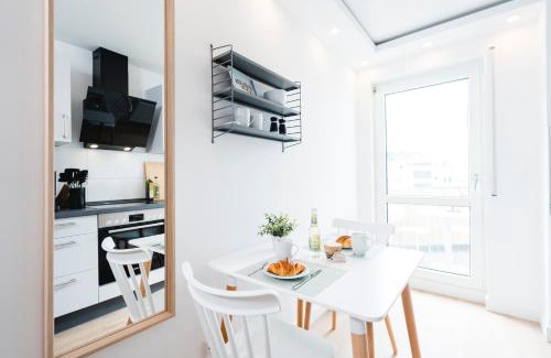 Pforzheim Apartamento | BellaBene modernes Studioapartment in zentraler Lage mit Balkon, Arbeitsplatz, Parkplatz