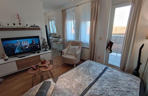 Surcin Apartamento | BellaCasa AirportStudio