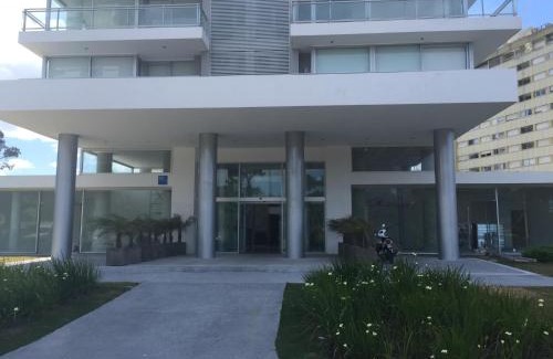 Cantegril Apartamento | Bellagio Tower New Apartments