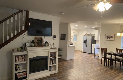 Oakhurst Cabaña | Bellas Cottage-Yosemite Oakhurst Bass Lake winter special lowest price of the yr