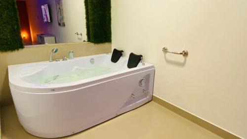 Guayaquil Apartamento | Bellavista Loft Jacuzzi & Balcón a 10min Consulado Americano