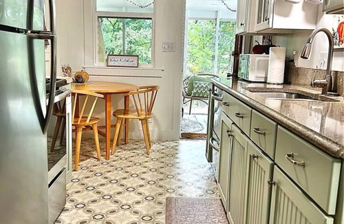 Eagle Rock Cabaña | Belle Cottage a sweet lake side stay has walk down to water & screened porch