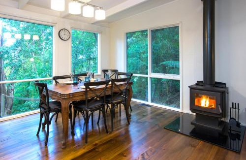 Sassafras Casa | Belle Cottage Secluded Stay Near Shops Cafes