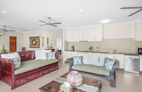 Palm Cove Casa | Belle Escapes Villa Kintamani - Palm Cove