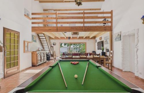 Saint-Reverend Casa | Belle et spacieuse maison au calme pour 8