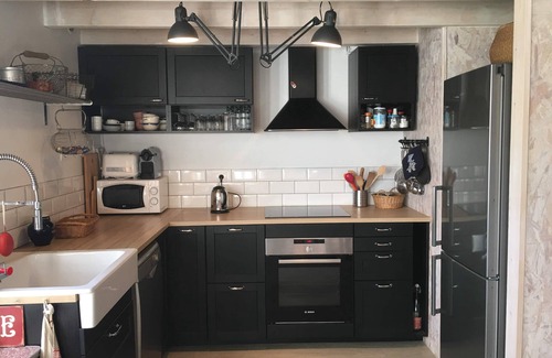 Locmaria Casa | Casa independiente, 3 dormitorios, 2 baños, 7 personas, con patio y terraza.