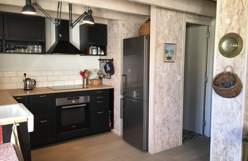 Locmaria Casa | Casa independiente, 3 dormitorios, 2 baños, 7 personas, con patio y terraza.