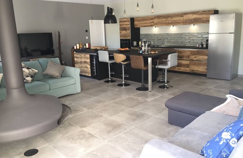Saint Alban Auriolles Casa | Belle maison neuve, vue magnifique, piscine débordement, terrasse 115m2, clim