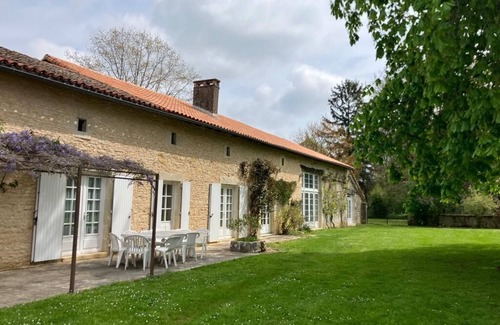 Blanzay Casa | Belle Maison à 3kms de la Vallée des Singes