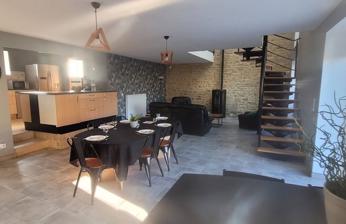 Sortosville Casa | Belle Maison en Pierre Avec Cour Privée, à la Campagne, Totalement Rénovée