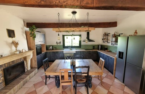 Valeyrac Casa | Belle Maison en Pierre, Proche Plages et Estuaire