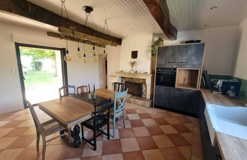 Valeyrac Casa | Belle Maison en Pierre, Proche Plages et Estuaire