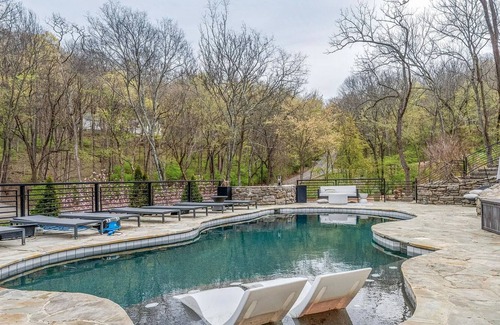 Forest Hills Casa | Belle Meade Estate - 15 Minutes from Downtown Nashville