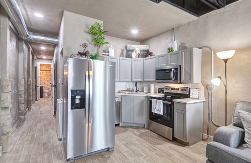 Baird Apartamento | Belle Plain Inn Rustic Refuge