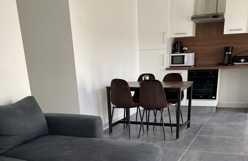 Le Bourg Casa | Belle Villa à 10 min des Plages, Rénovée et Cosy