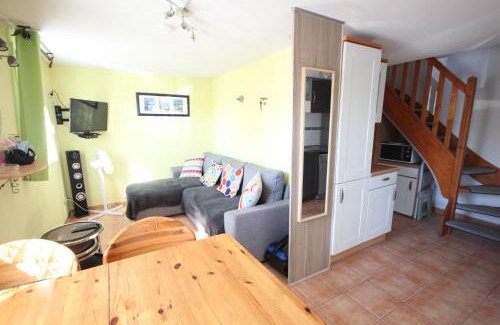Portiragnes-Plage Villa | Belle villa 5 couchages 2 chambres 2 terrasses piscine commune dans résidence securisée à 200m de la mer LRMA23