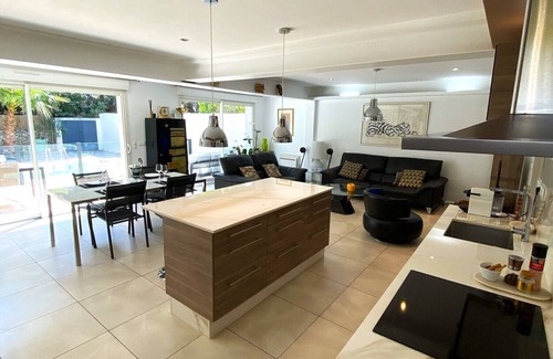 Castelnau-le-Lez Casa | Belle Villa Contemporaine Climatisée Avec Piscine. Environnement Très Calme!