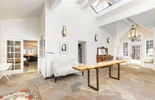 Homewood Casa | Belleview Lakefront by Tahoe Getaways - Hot Tub, Pier, Buoy and Guest House